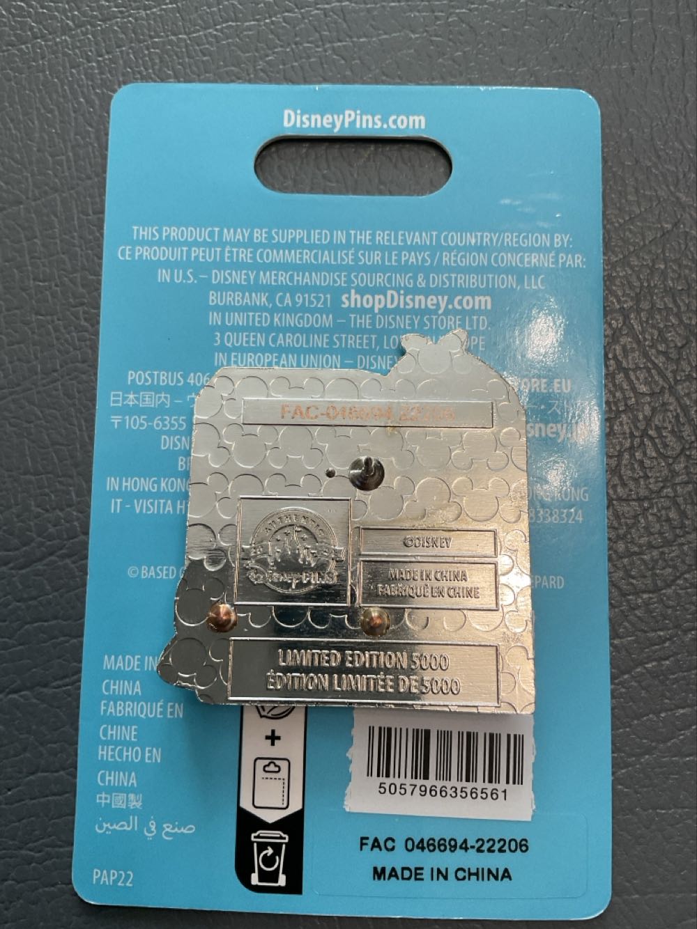 Food D’s - Alice In Wonderland - Ltd Edition 5000  pin collectible - Main Image 2