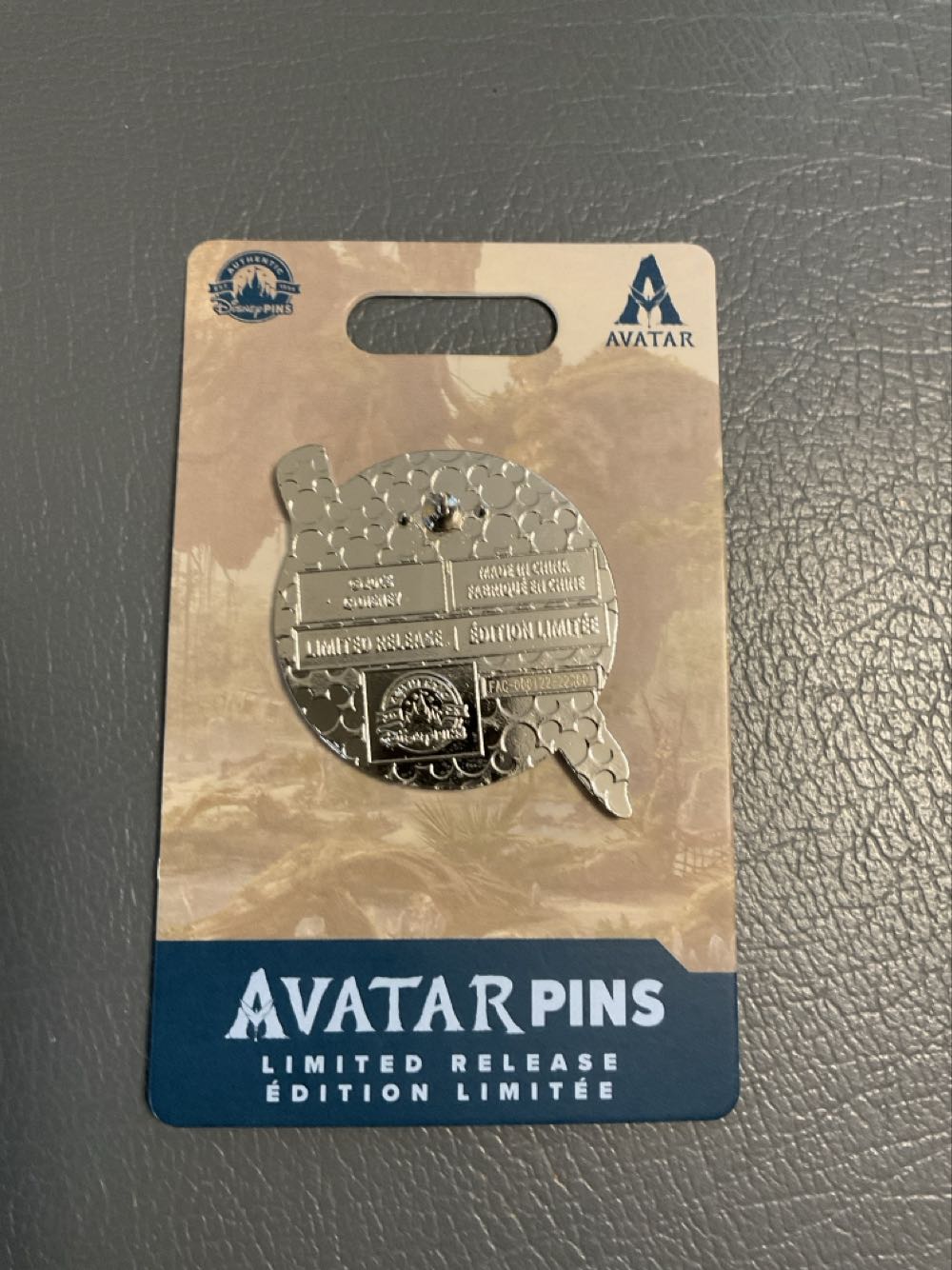 Avatar - Way Of The Water - Ilu Long Neck - Ltd Release  pin collectible - Main Image 2
