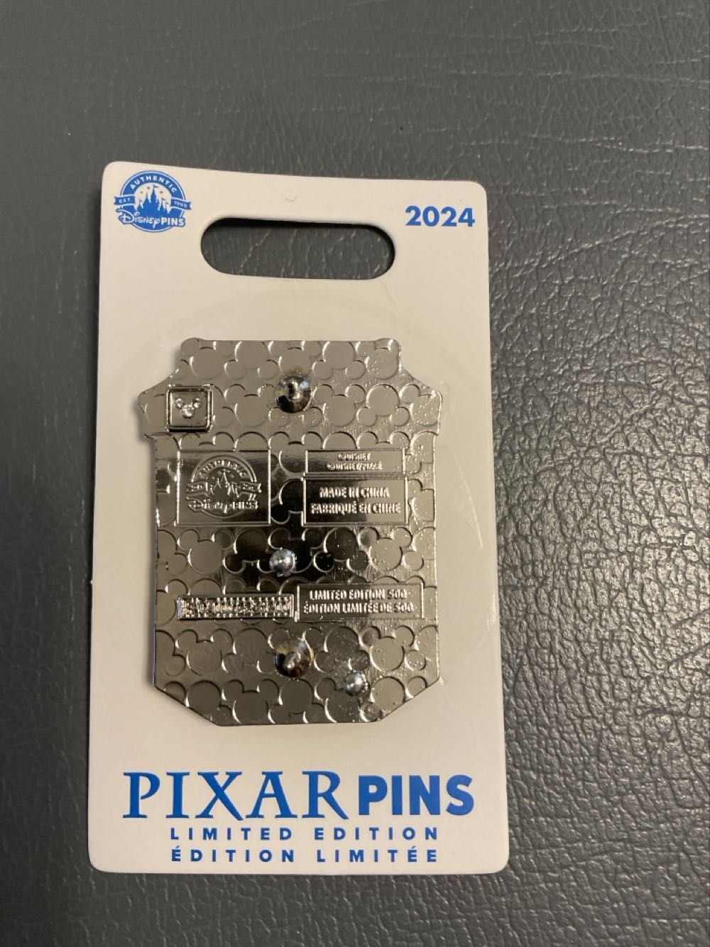 Turning Red - Mei Lee & Ming Lee - Ltd Edition 500  pin collectible - Main Image 2