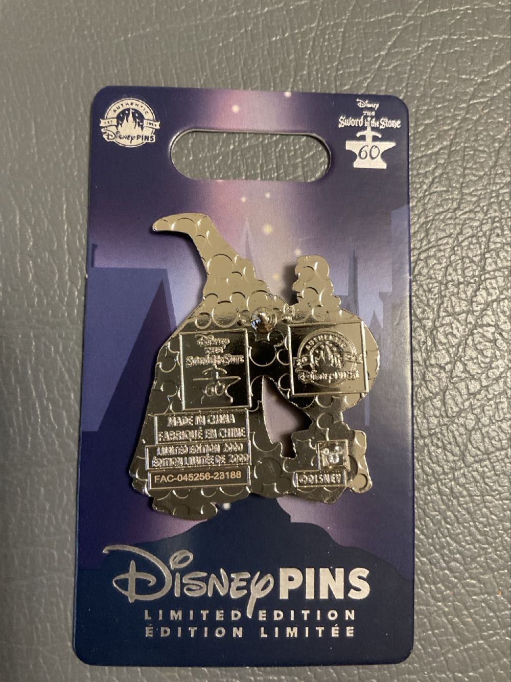 Sword And The Stone - 60th Anniversary - Merlin & Archimedes - Ltd Edition 2000  pin collectible - Main Image 2
