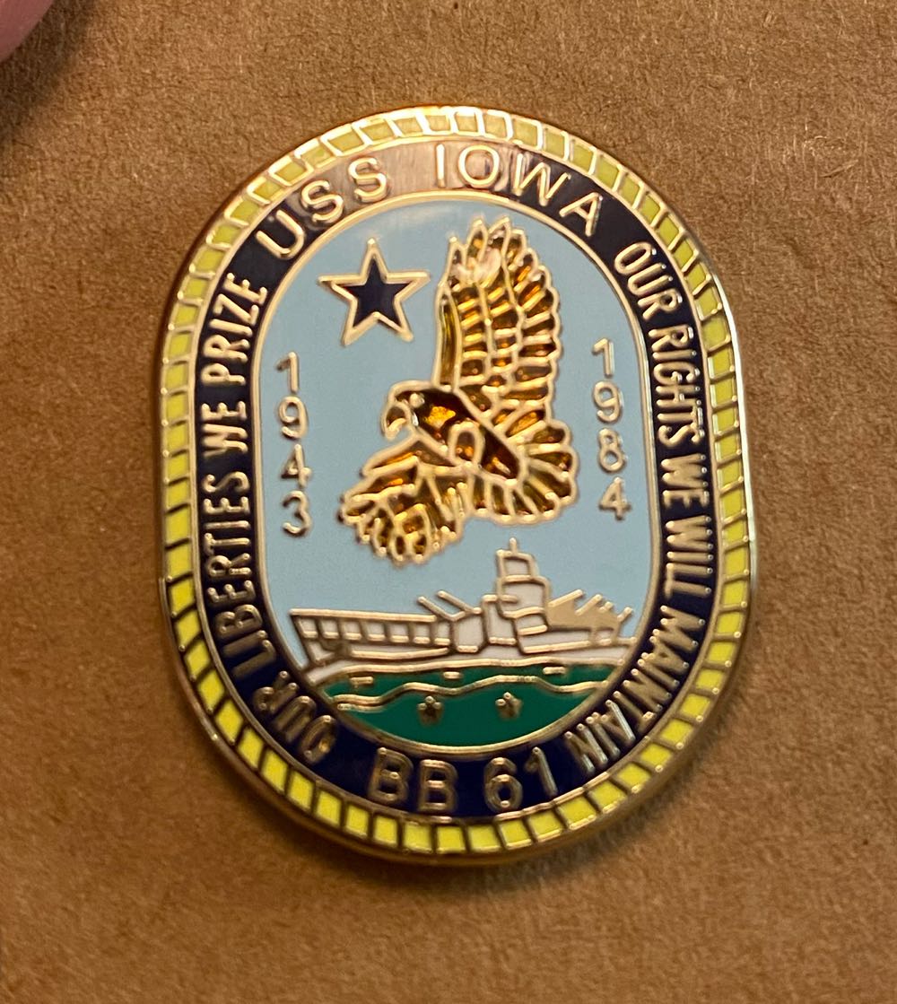 USS Battleship Iowa Eagle 1943 - 1984 BB 61 - Pin pin collectible - Main Image 2