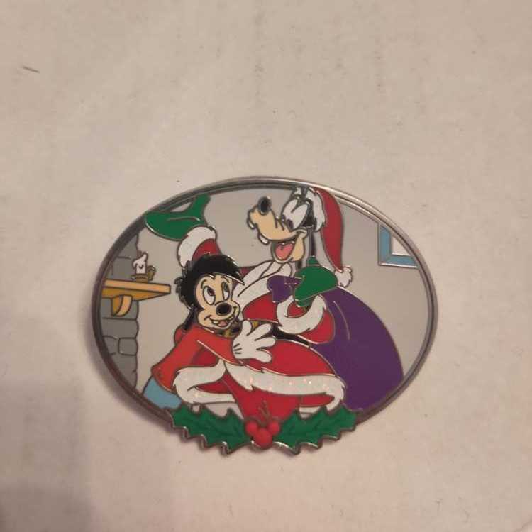 Hard Rock Cafe - Dublin - Double (grey) Guitars