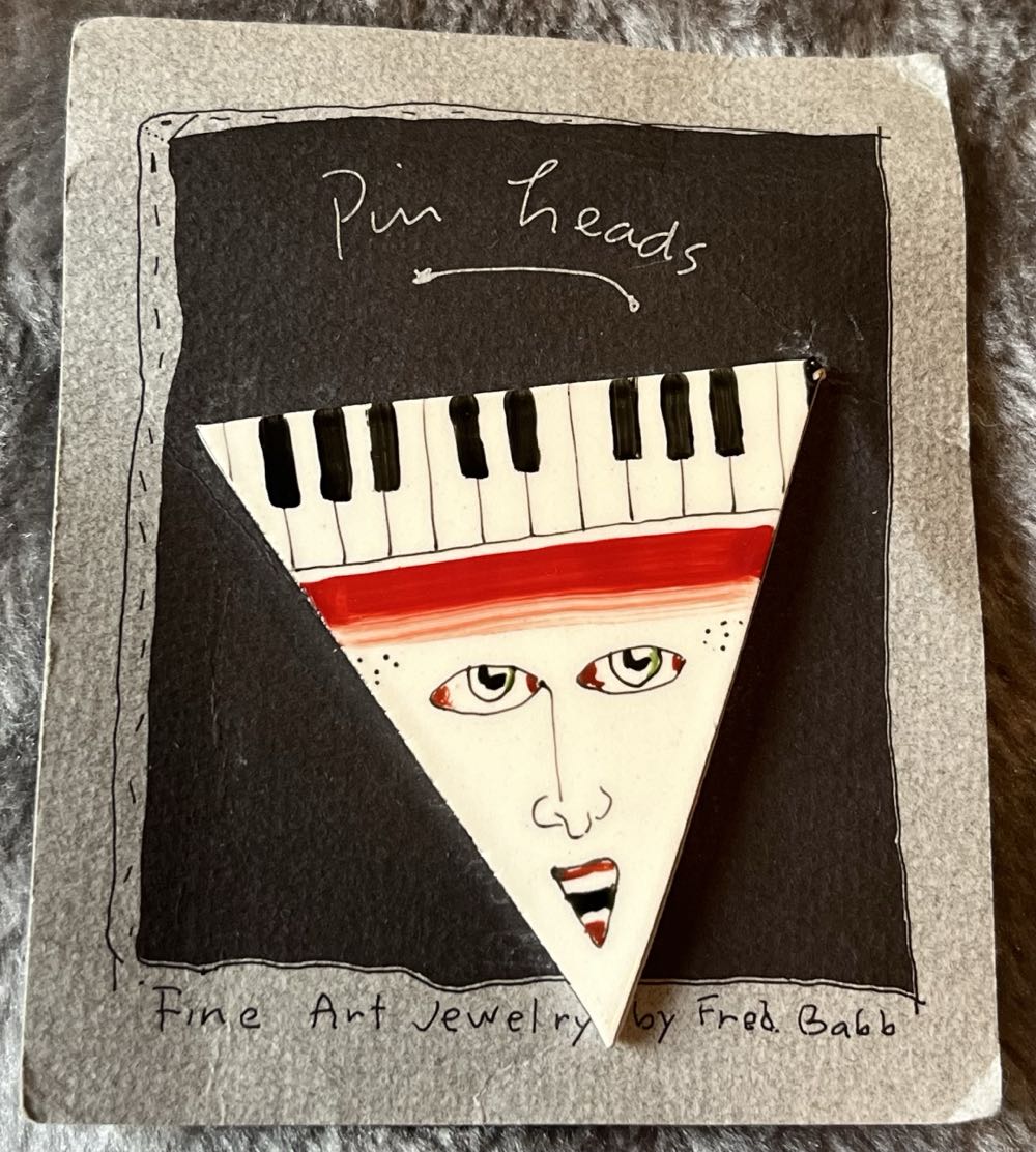 Fred Babb - Piano Head - Ceramic Brooch pin collectible - Main Image 3