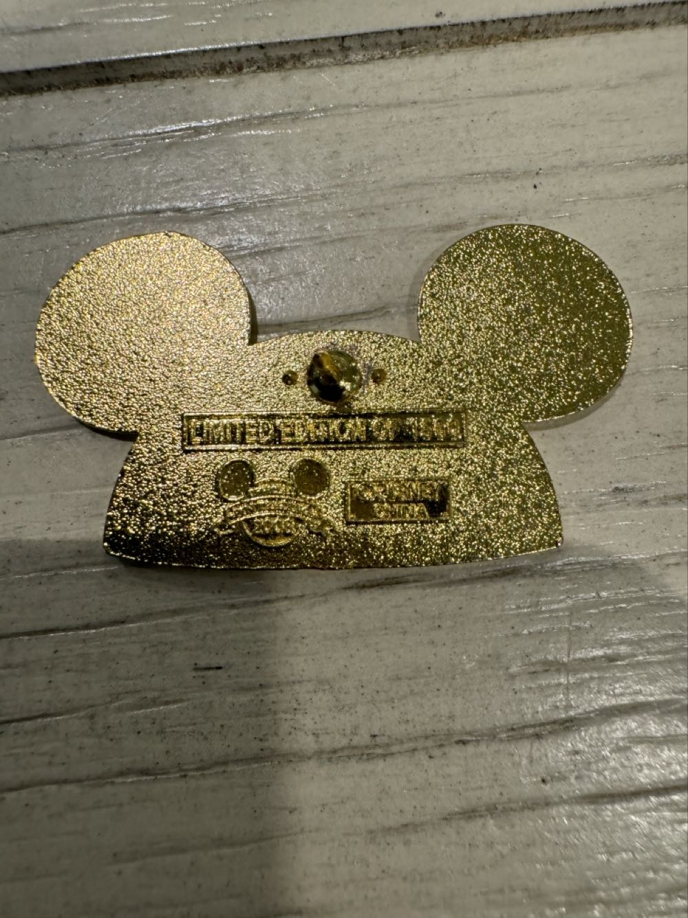Goofy, Mickey Ears  pin collectible - Main Image 2