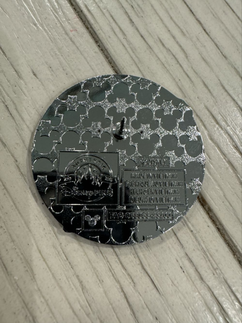 Mickey Mouse Club, Minnie Mouse And Daisy Duck  pin collectible - Main Image 2