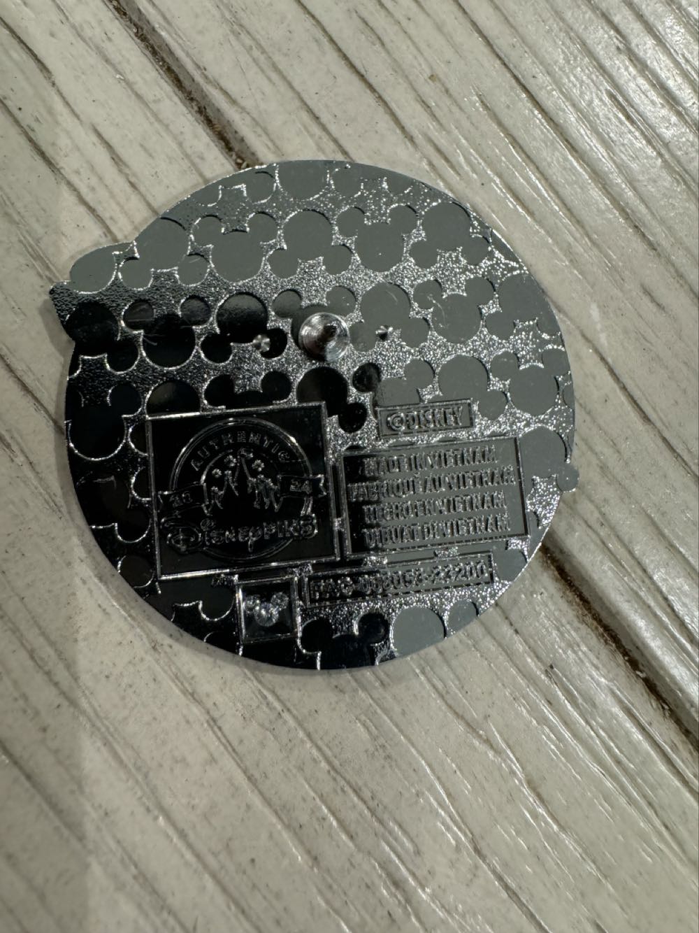 Mickey Mouse Club, three little pigs  pin collectible - Main Image 2