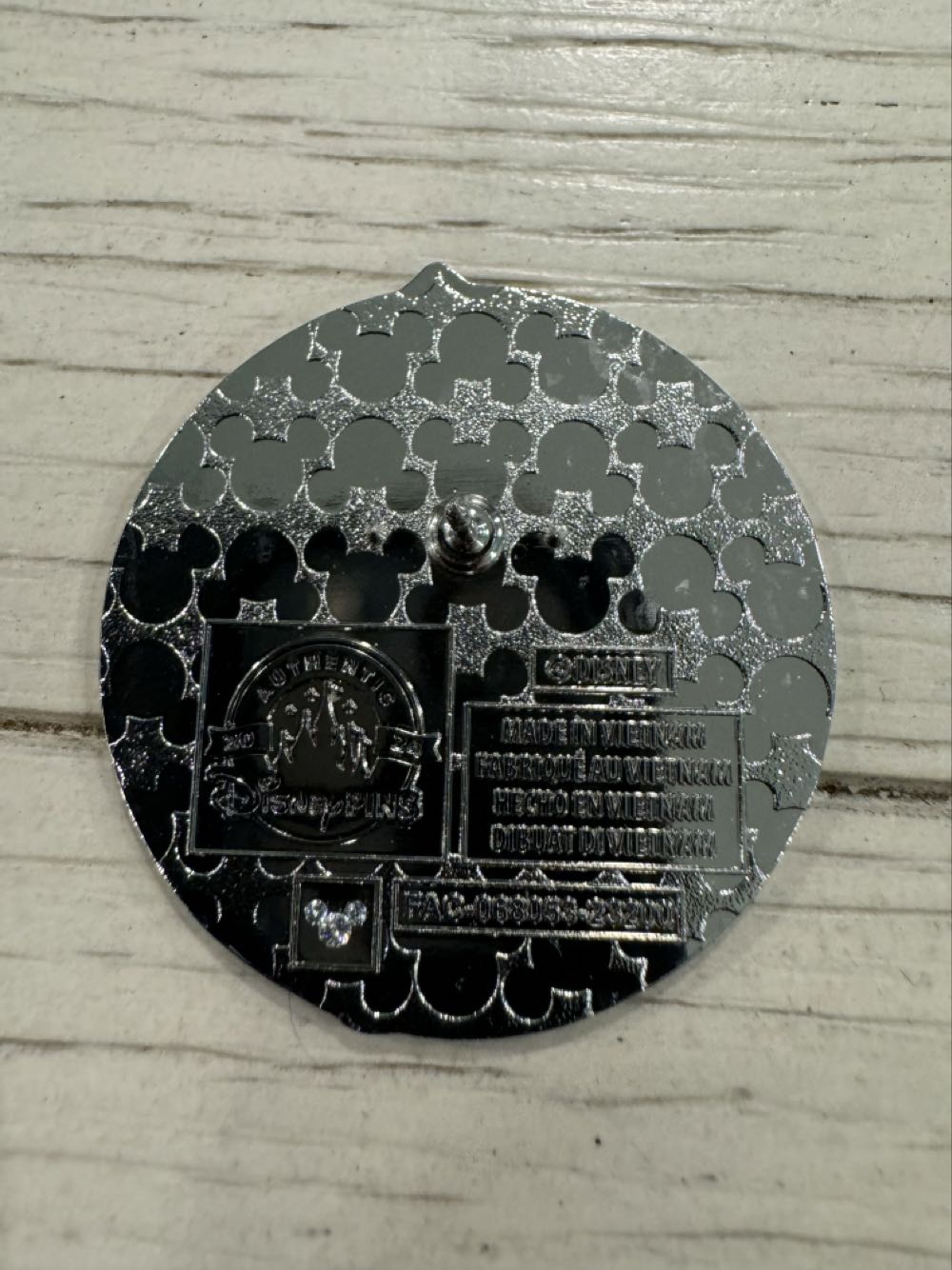 Mickey Mouse Club, Park ranger  pin collectible - Main Image 2