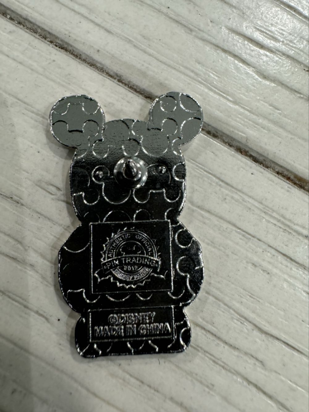 X O, Vinylmation  pin collectible - Main Image 2