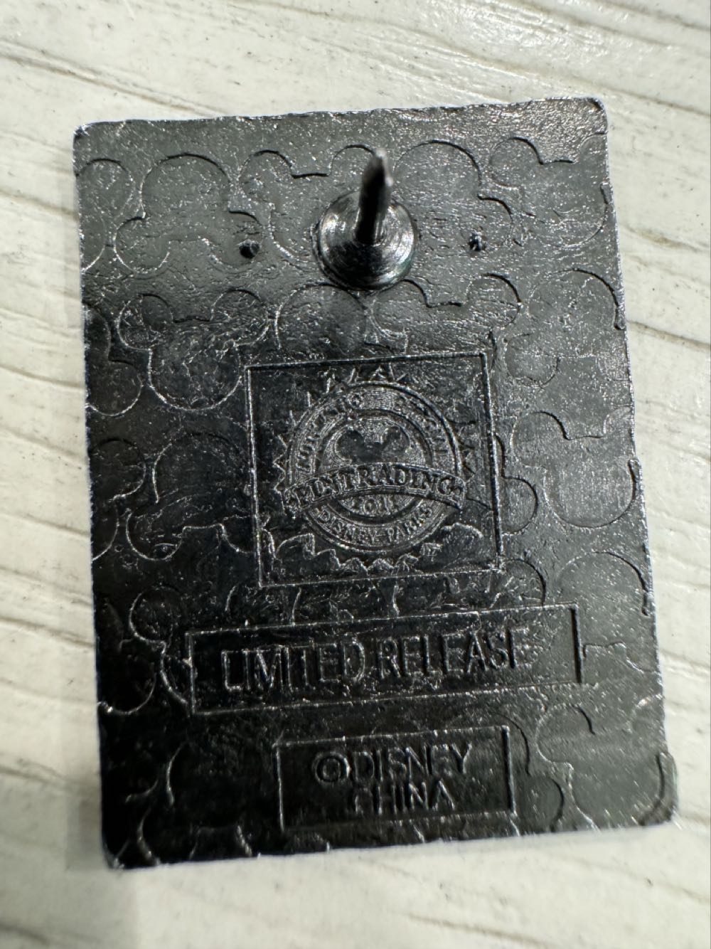 Dumbo, black and white  pin collectible - Main Image 2