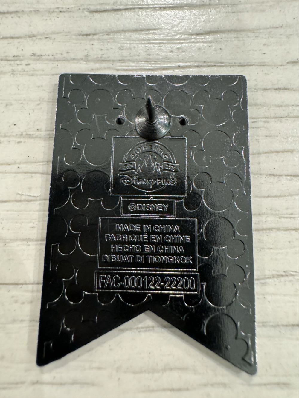 Goffy, Yellow Pennit  pin collectible - Main Image 2