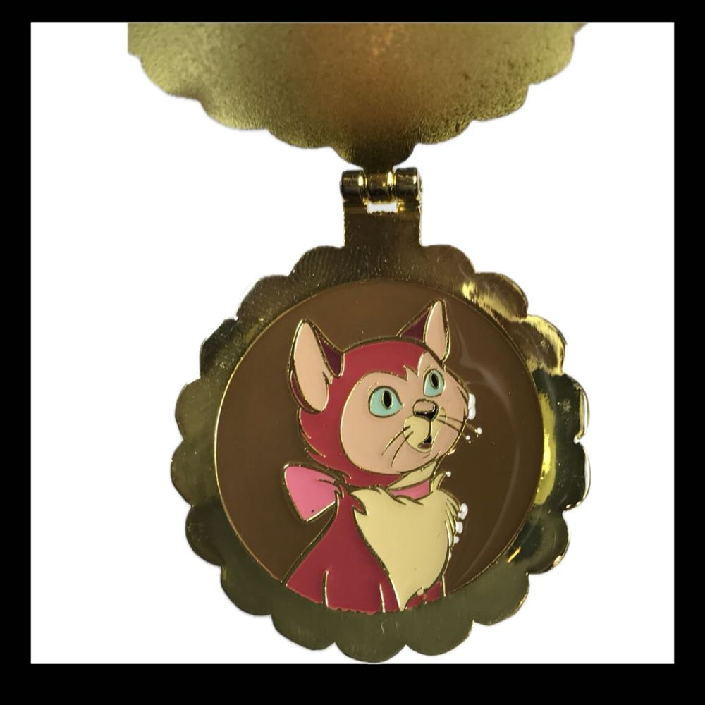 Dinah  pin collectible - Main Image 2