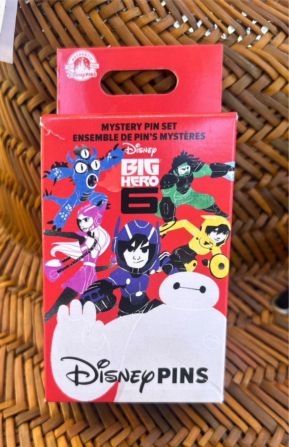 Big Hero 6 Blind Mystery Set - Mochi & Baymax  pin collectible [Barcode 400975668807] - Main Image 2