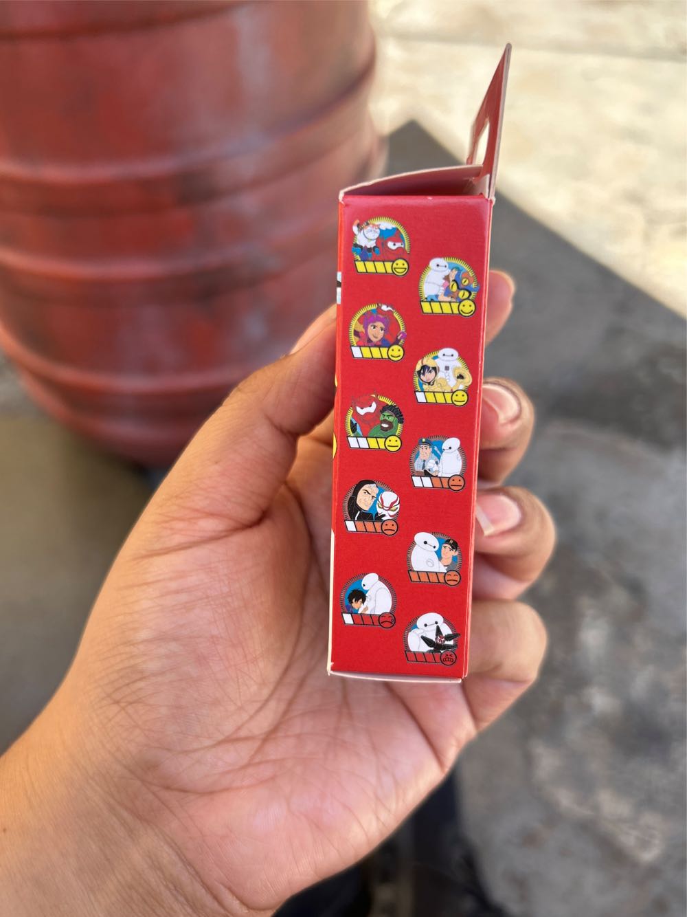 Big Hero 6 Blind Mystery Set - Mochi & Baymax  pin collectible [Barcode 400975668807] - Main Image 3