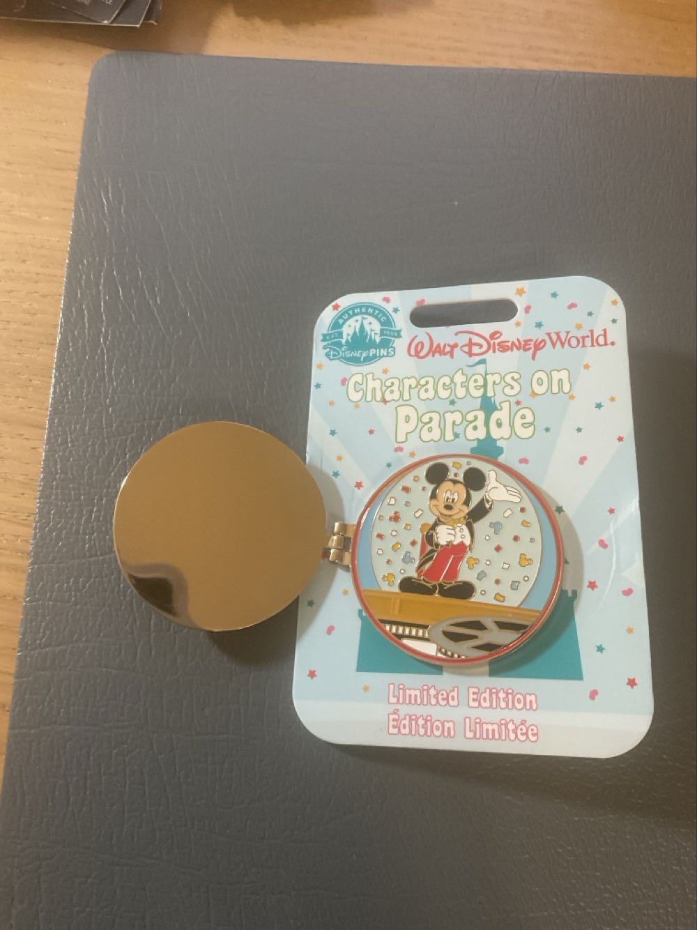 Characters On Parade - Mickey Mouse - Ltd Edition 2500  pin collectible - Main Image 2