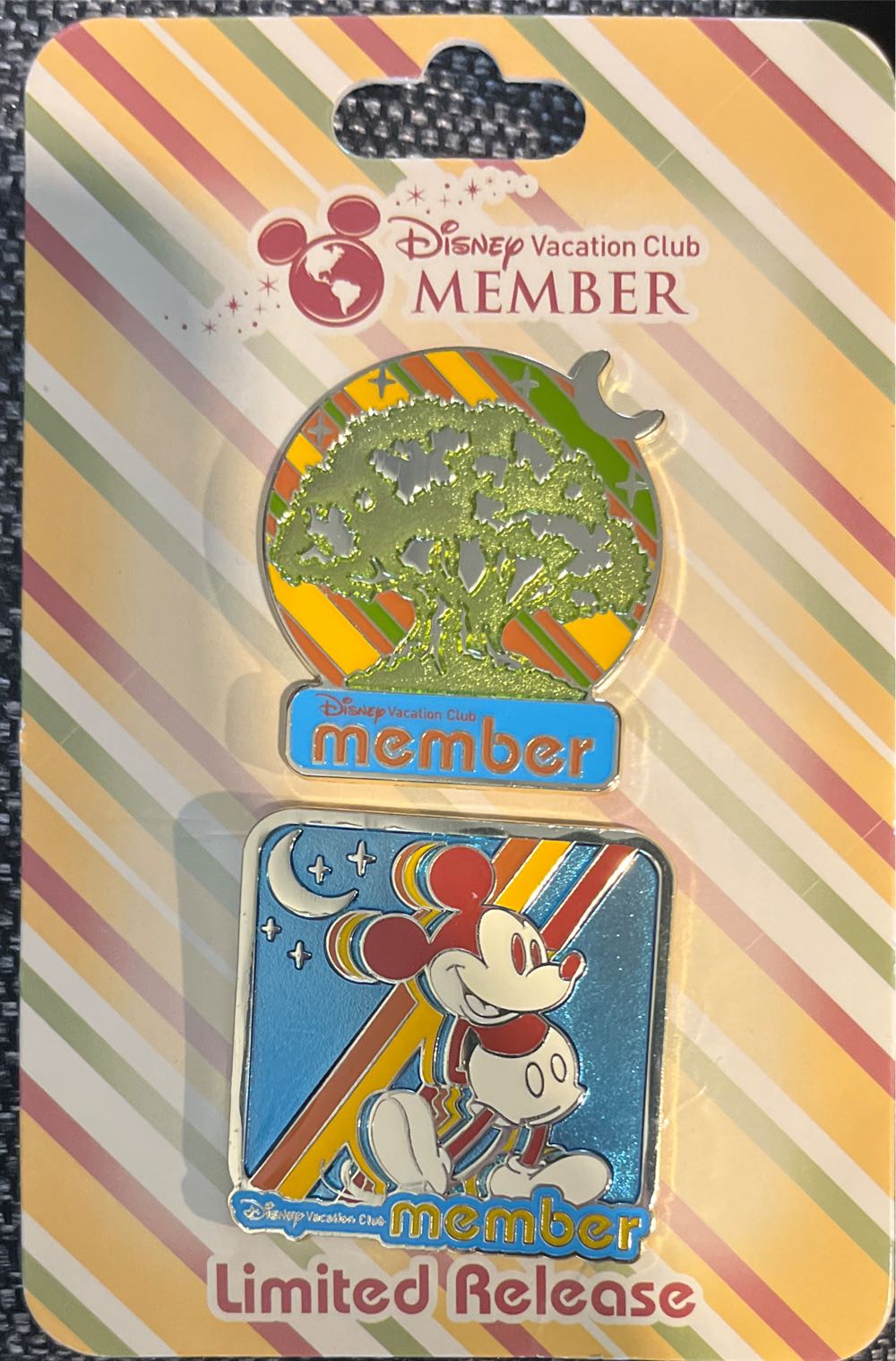 Moonlight Magic Set #3 Tree Of Life - DVC pin collectible [Barcode 400946565883] - Main Image 2