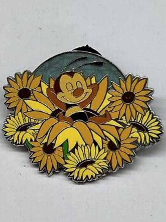 Hidden Mickey: 2009 Pooh Character Silhouette - Tigger