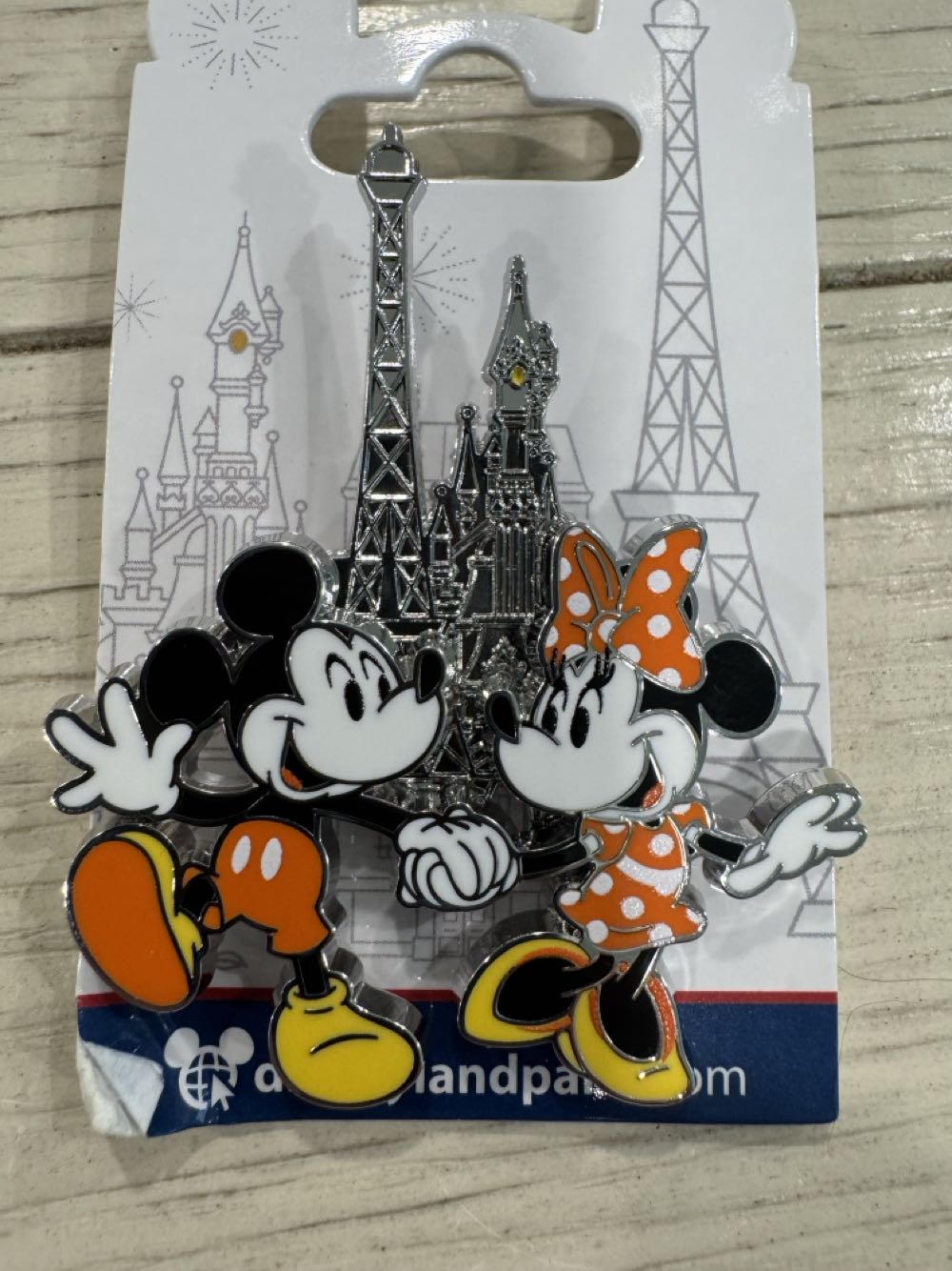 DLP Mickey And Minnie Mouse Castle Eiffel Tower  pin collectible [Barcode 2078010240486] - Main Image 2