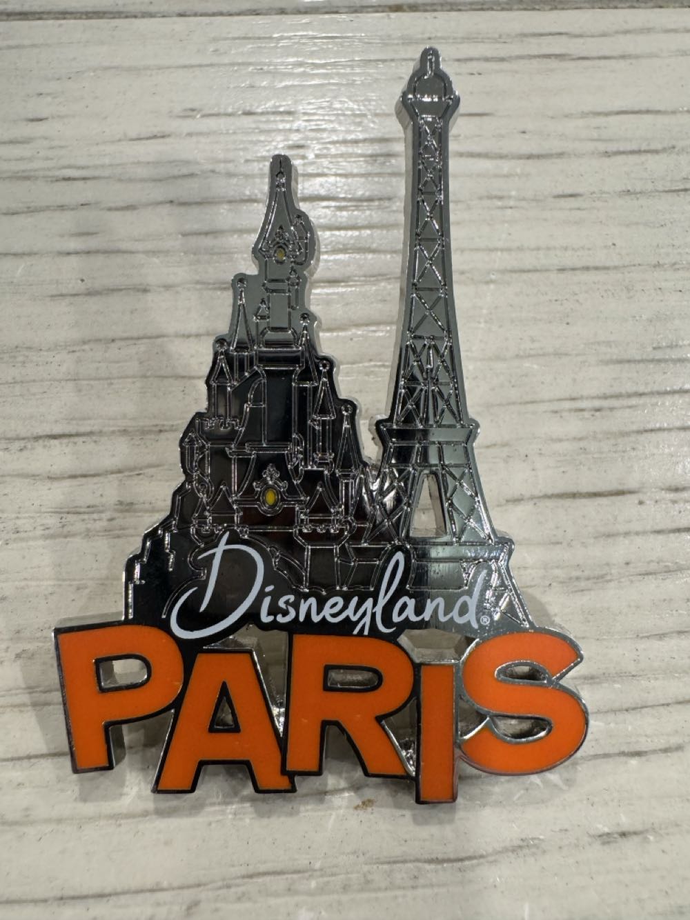 DLP Disneyland Paris, Castle & Eiffel Tower  pin collectible [Barcode 2078010240448] - Main Image 2