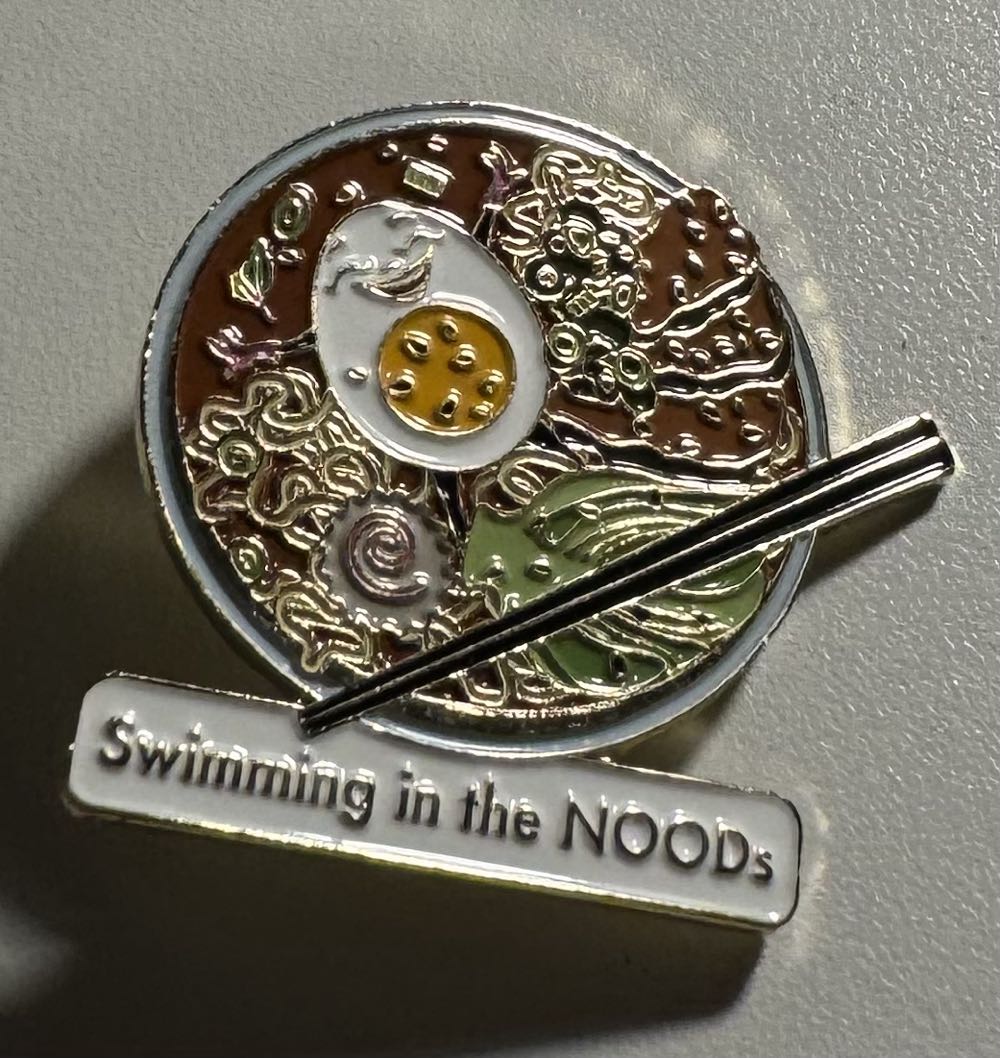 Disneyland Hôtel : Pin’s Médaillon ”mickey” Oe