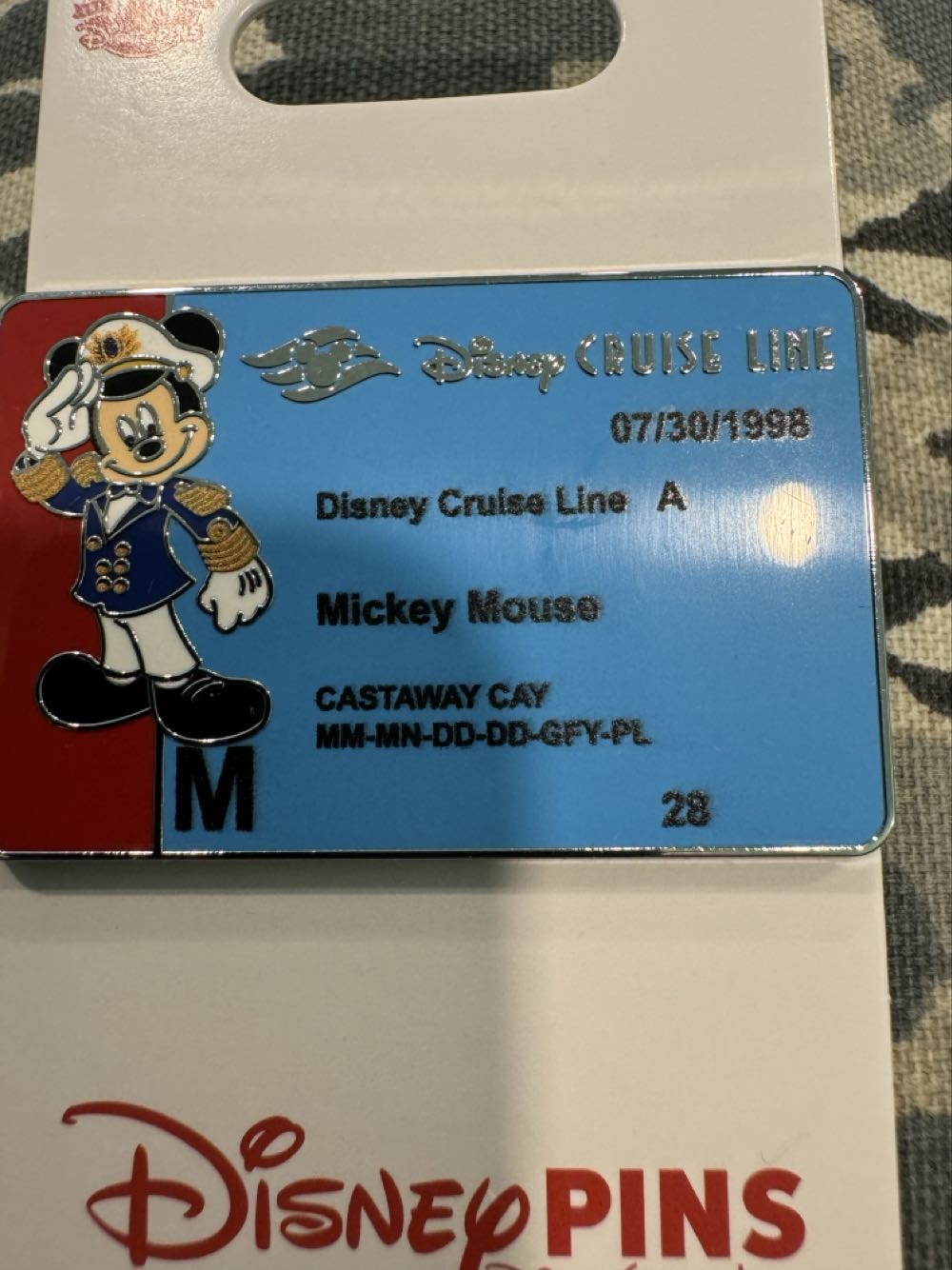 Disney Cruise Line DCL, Mickey Mouse key to the world card  pin collectible [Barcode 400973969821] - Main Image 2