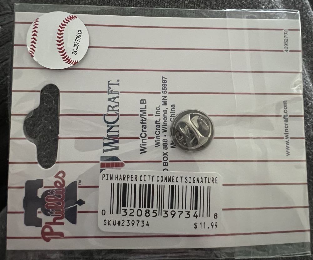BRYCE HARPER CITY CONNECT SIGNATURE Ballpark Exclusive  pin collectible - Main Image 2