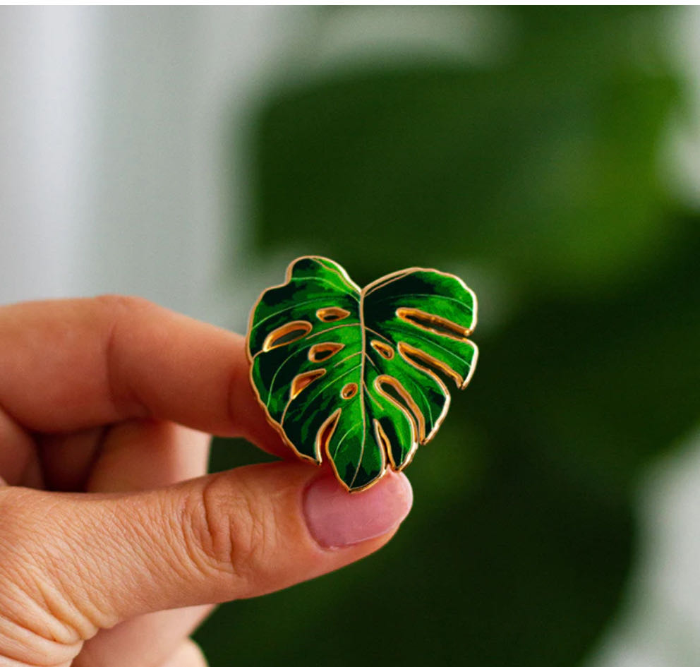 Gnome goofy with Christmas tree