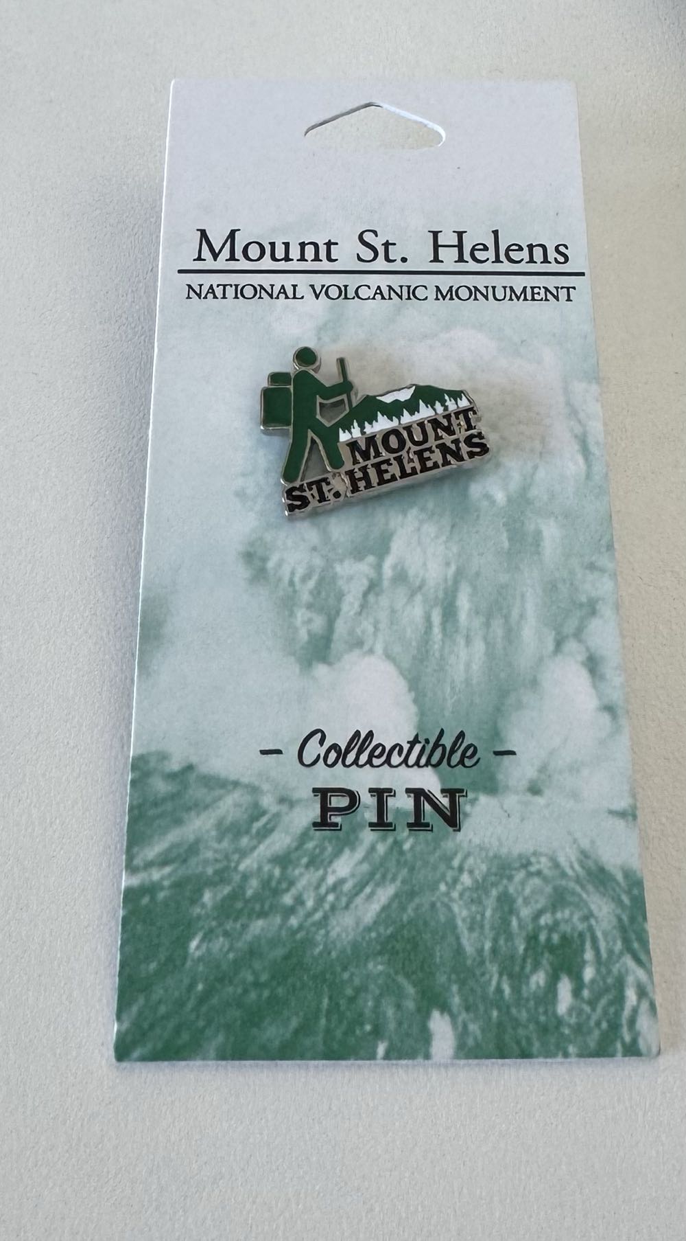 Mount St. Helens  pin collectible - Main Image 2