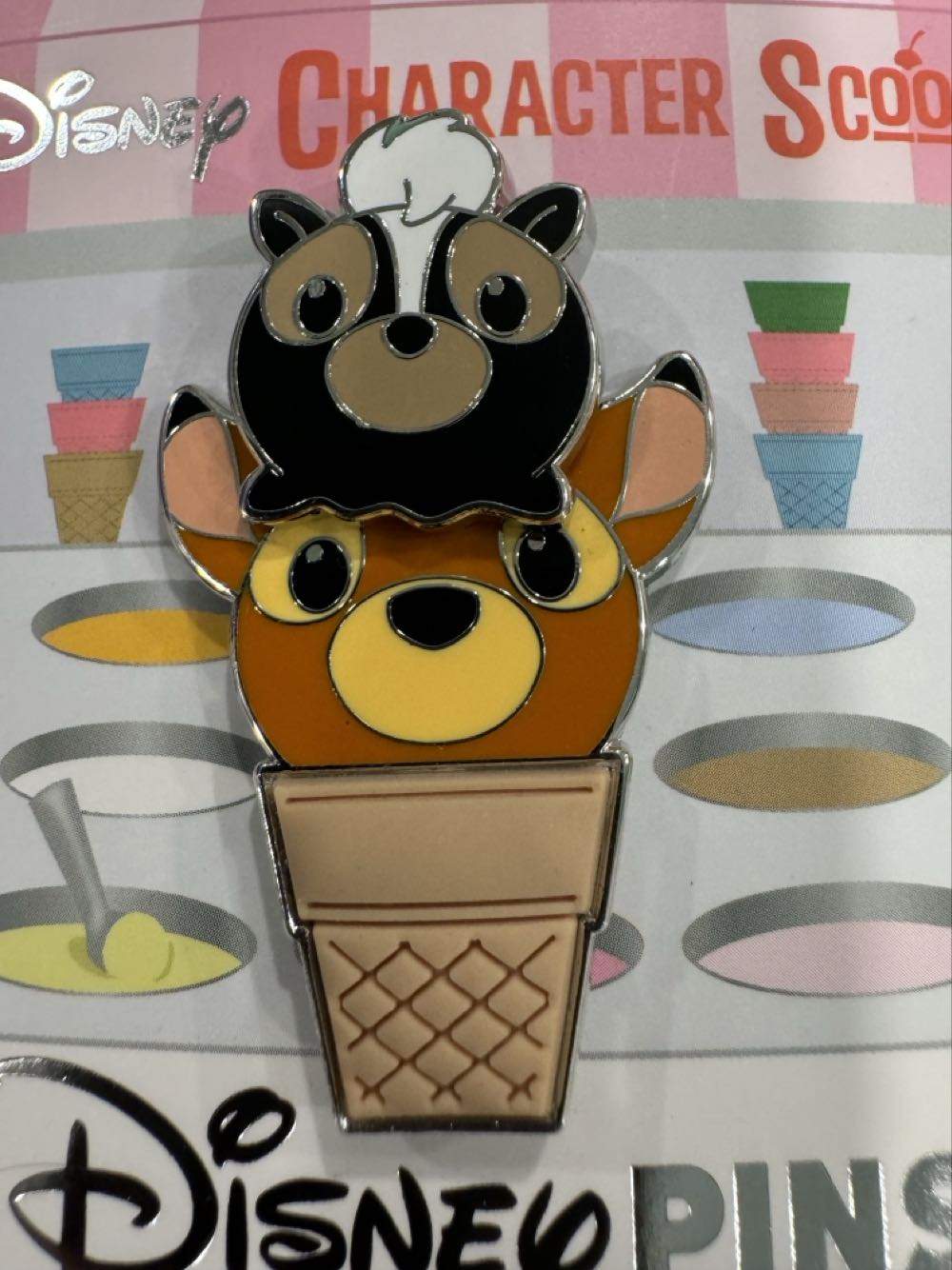 Character Scoops - Bambi, Flower - Disney pin collectible [Barcode 400977729131] - Main Image 3