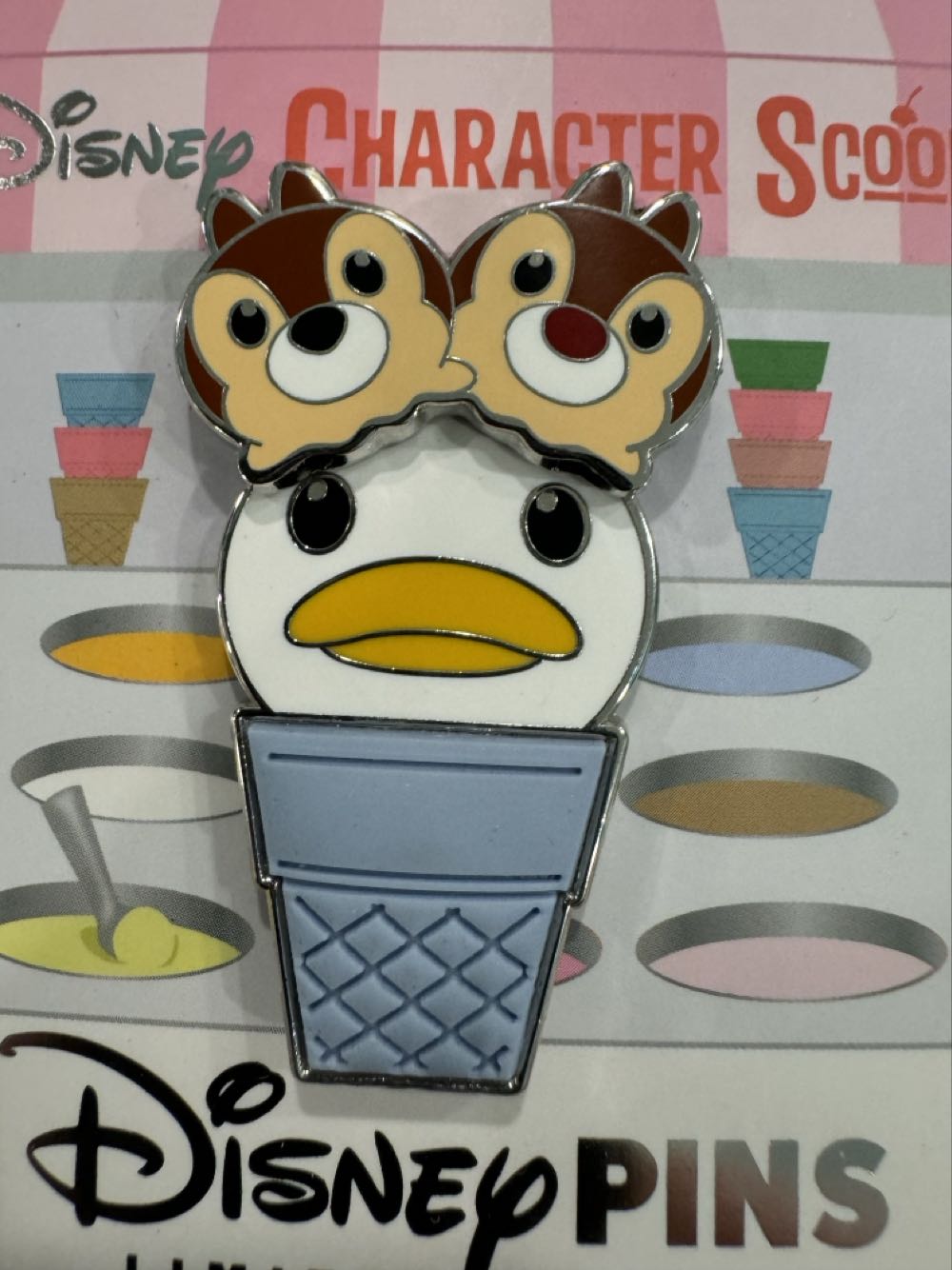 Character Scoops, Chip, And Dale And Donald - Disney pin collectible [Barcode 400977729155] - Main Image 2