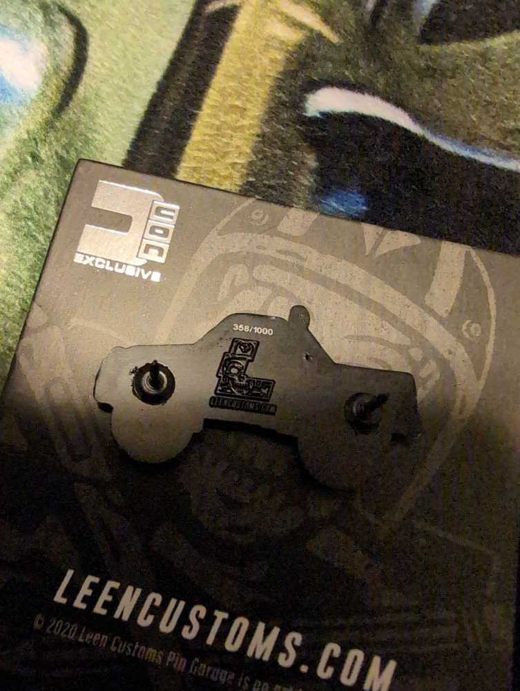 Leen Customs Toyota Pickup   pin collectible - Main Image 3