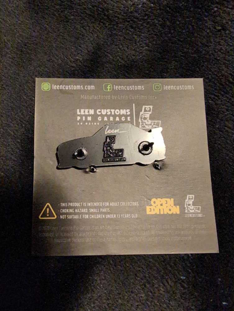 Leen Customs Nissan GT-R R34  pin collectible - Main Image 3