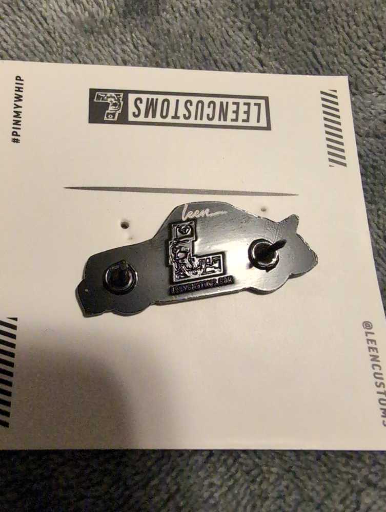 Leen Customs Porsche 964  pin collectible - Main Image 3