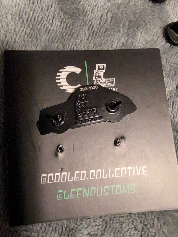 Leen Customs Porsche 964 Cooled Collective   pin collectible - Main Image 3
