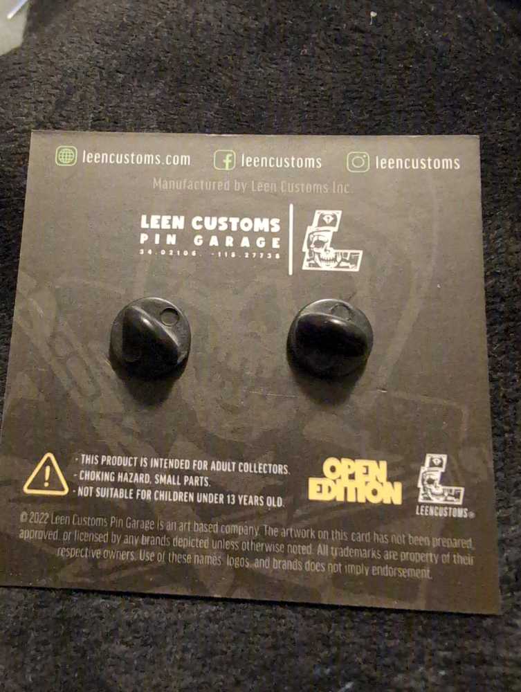 Leen Customs Mazda RX-7 Rocket Bunny  pin collectible - Main Image 2