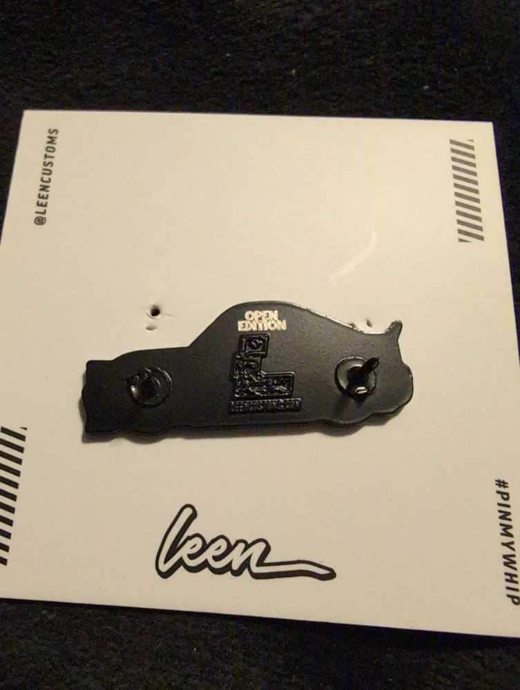 Leen Customs Mazda RX-7 Rocket Bunny  pin collectible - Main Image 3