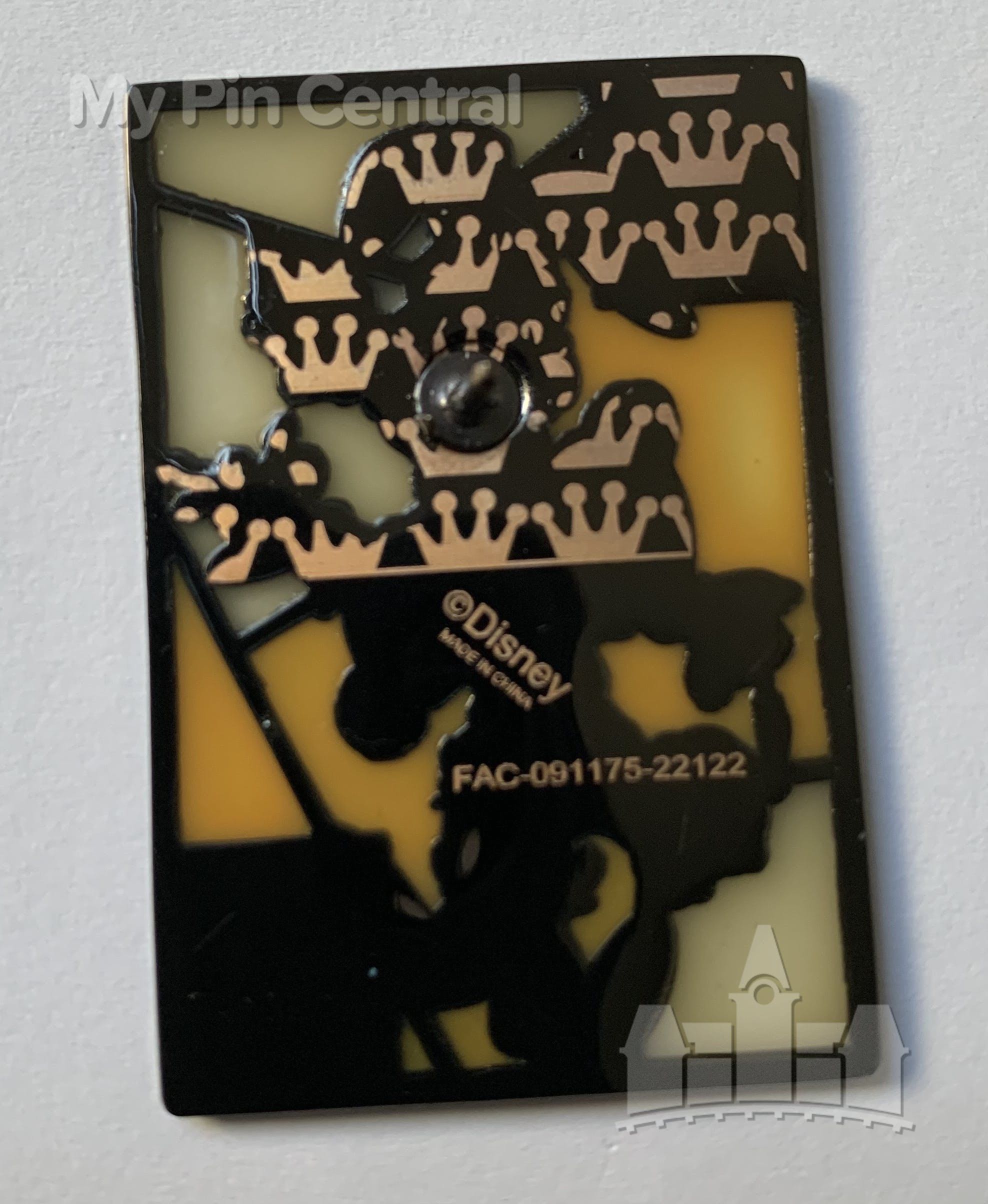 Alice in Wonderland - March Hare Playing Card - Loungefly Mystery - Mystery Box pin collectible - Main Image 2