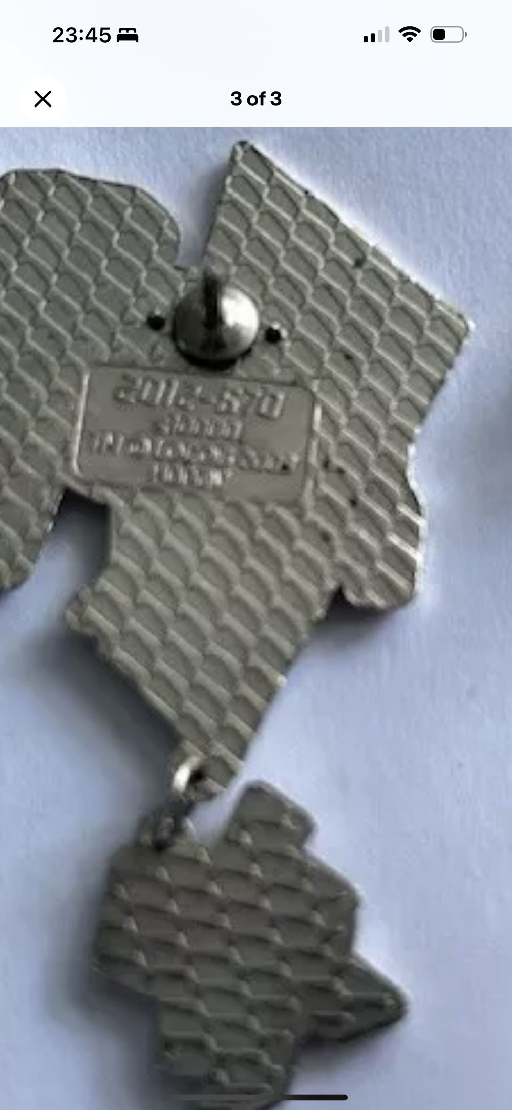 PUG Para (670)  pin collectible - Main Image 2