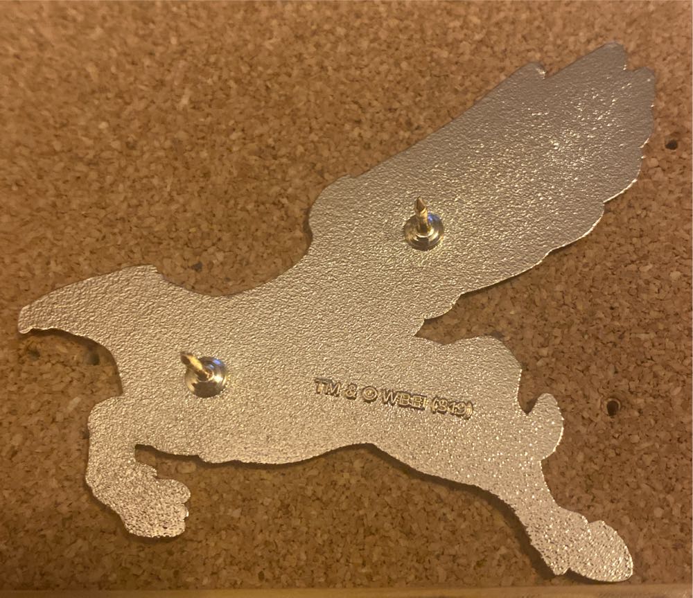 Loot Crate Harry Potter Wizarding World lapel pin, Buckbeak, magical creatures 2019 - Collectible Enamel Pin pin collectible - Main Image 4