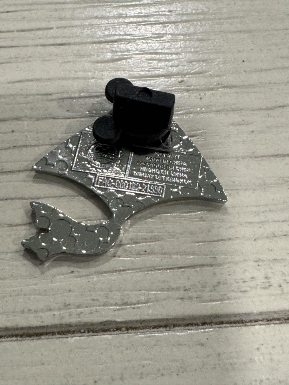 Mickey Mouse kite  pin collectible - Main Image 2