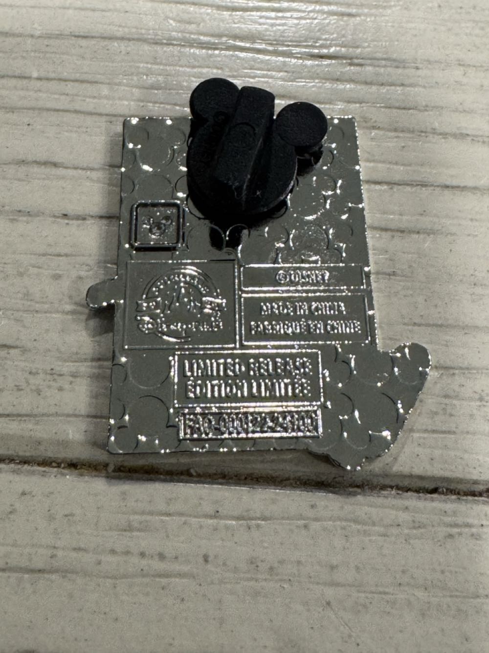 Hocus Pocus, The Sanderson sisters, Mary  pin collectible - Main Image 2