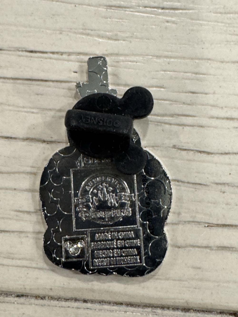 Candy apple, Ursula, the Little mermaid  pin collectible - Main Image 2