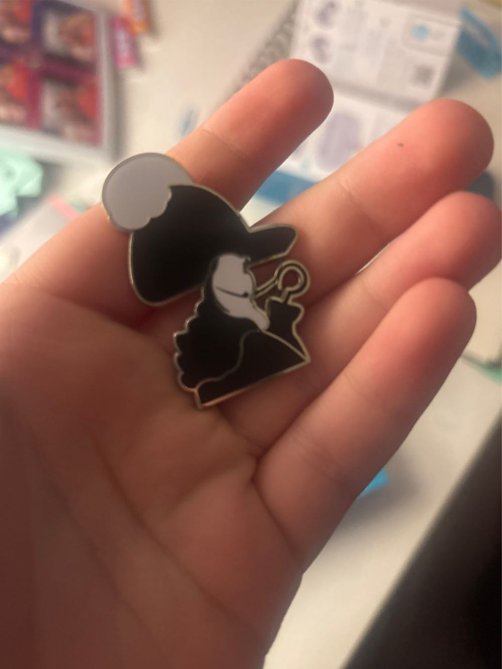 Disney Villans Pin Set  pin collectible - Main Image 3