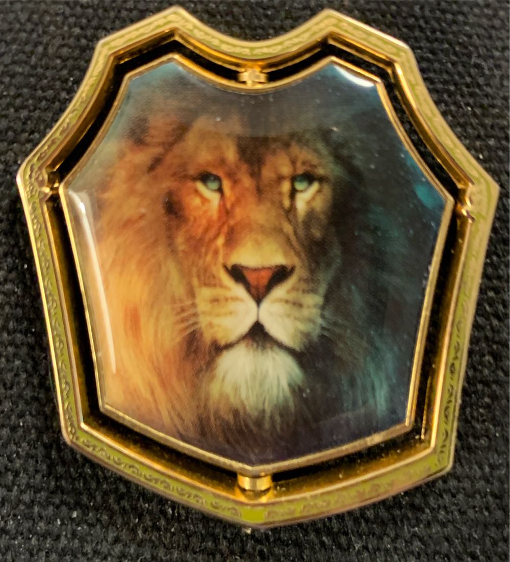 Narnia Disney Double Sided Pin With Original Backing Excellent Condition  pin collectible [Barcode 400109316703] - Main Image 2