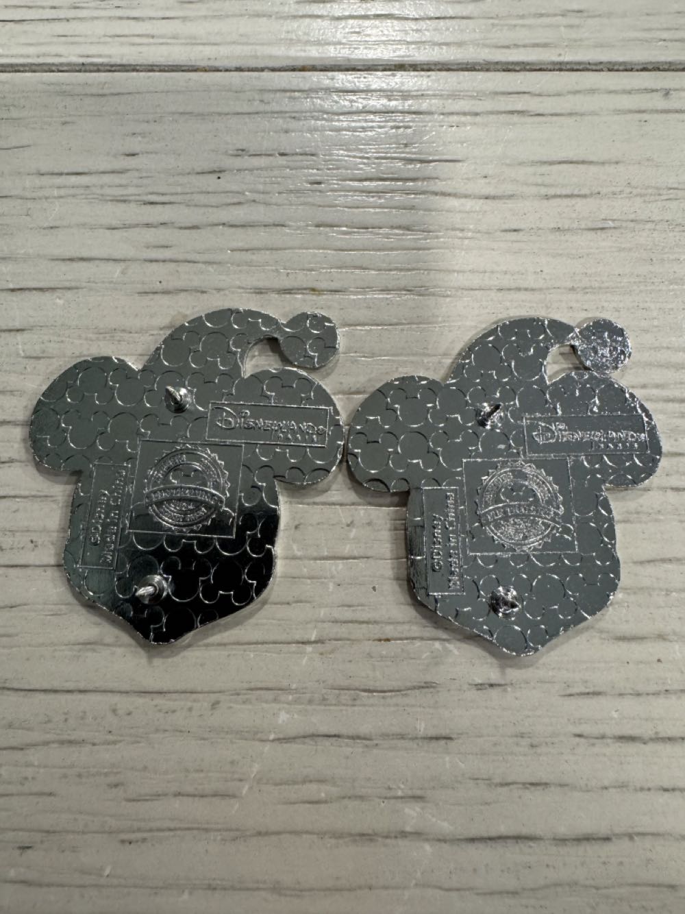 DLP Christmas Mickey And Minnie - Disney Pin Trading pin collectible [Barcode 2078010250058] - Main Image 3