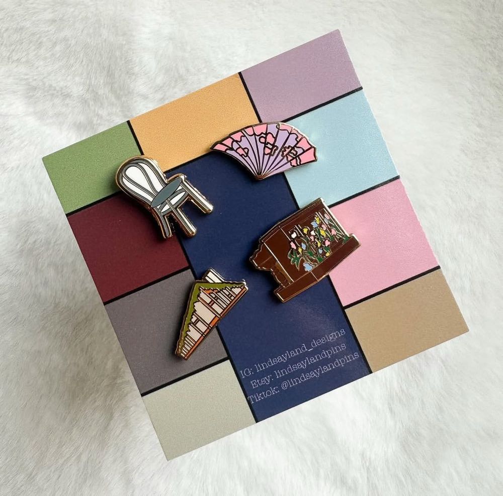 Minnie Mouse Snowman In Front Of Snowflake