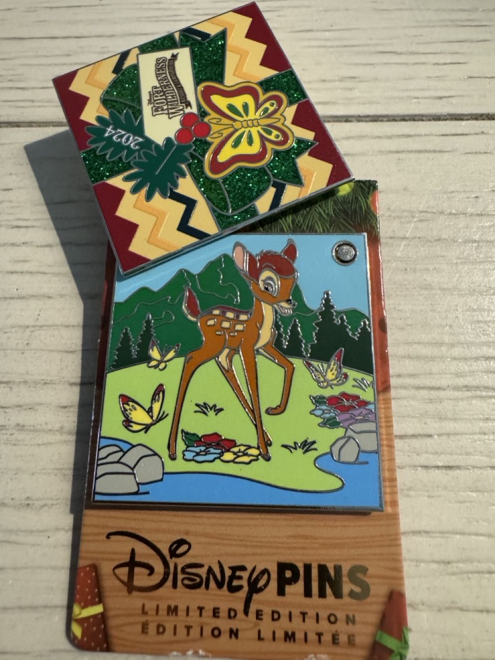 Christmas Fort Wilderness Resort, Christmas Present, Bambi - Hotel pin collectible [Barcode 400983670663] - Main Image 2