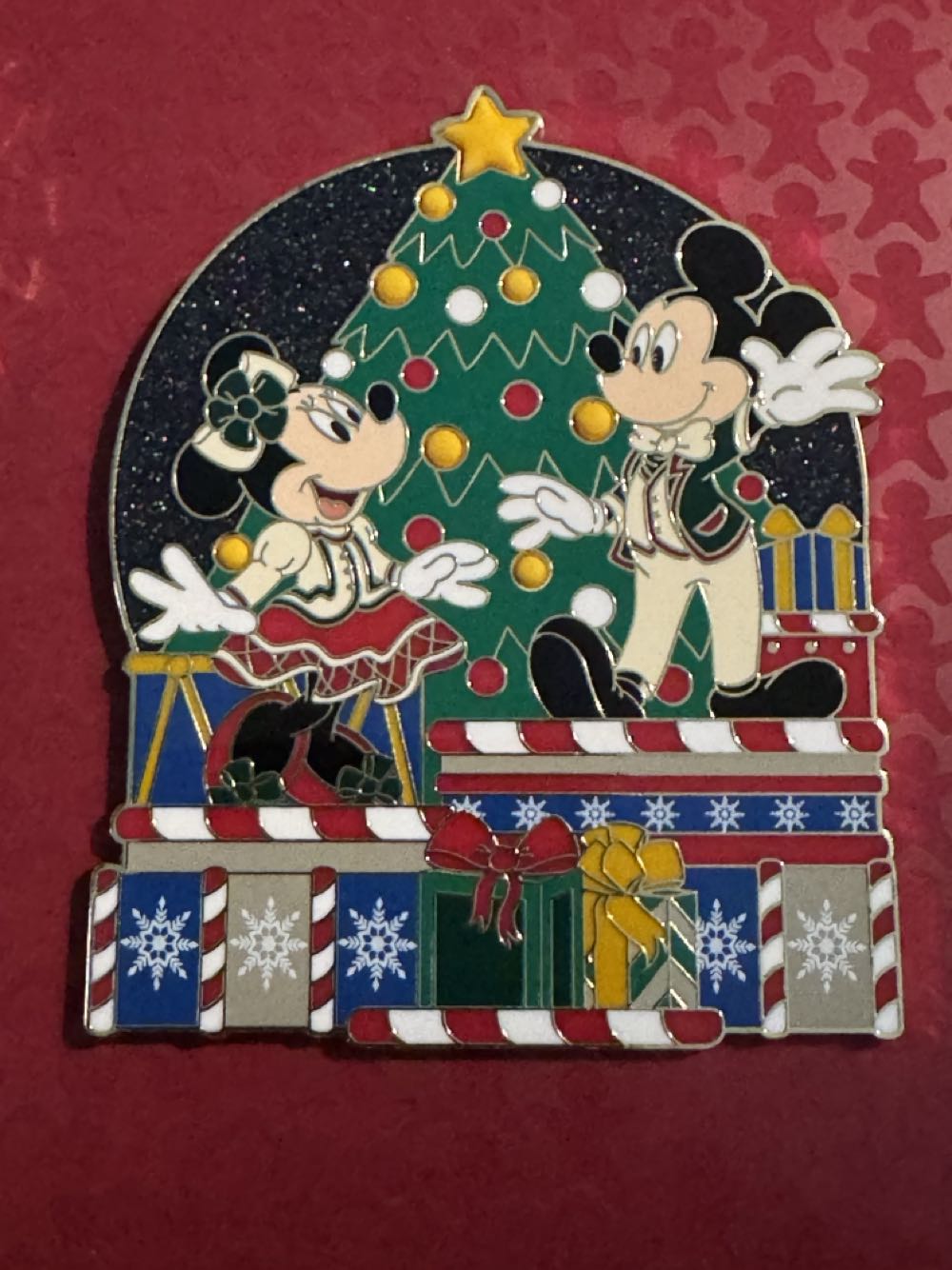 Christmas Holiday Festive Floats Box Pin Set 1 Of 1500 - Character pin collectible [Barcode 400983968852] - Main Image 2