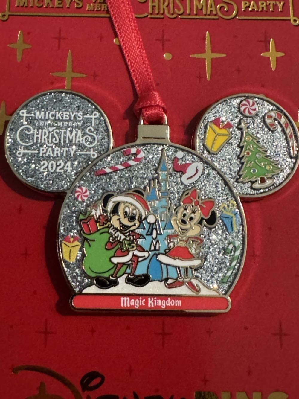Mickeys Very Merry Christmas Party 2024, Snow Globe - Christmas pin collectible [Barcode 400991427938] - Main Image 3