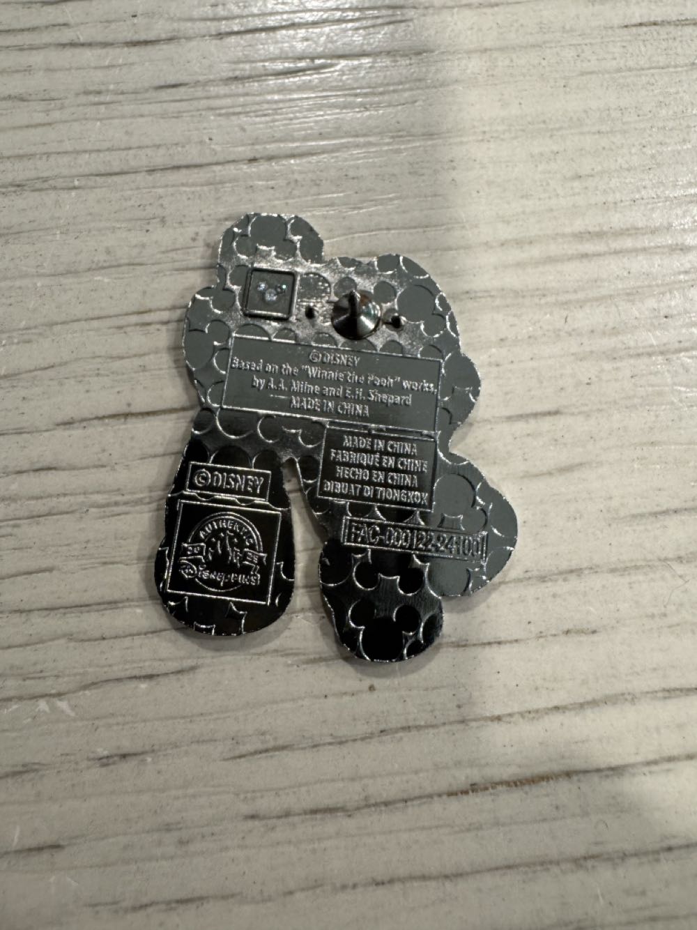 Tigger 2025 - Character pin collectible - Main Image 2