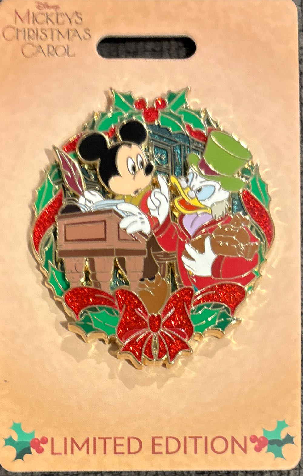 WDI Scrooge And Bob Cratchit Mickey’s Christmas ...  pin collectible [Barcode 400978018623] - Main Image 3